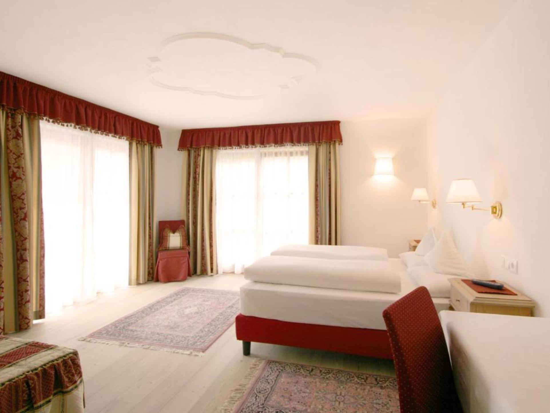 Al Plan, A Mountain Moving Hotel Сан-Виджилио-ди-Мареббе Экстерьер фото