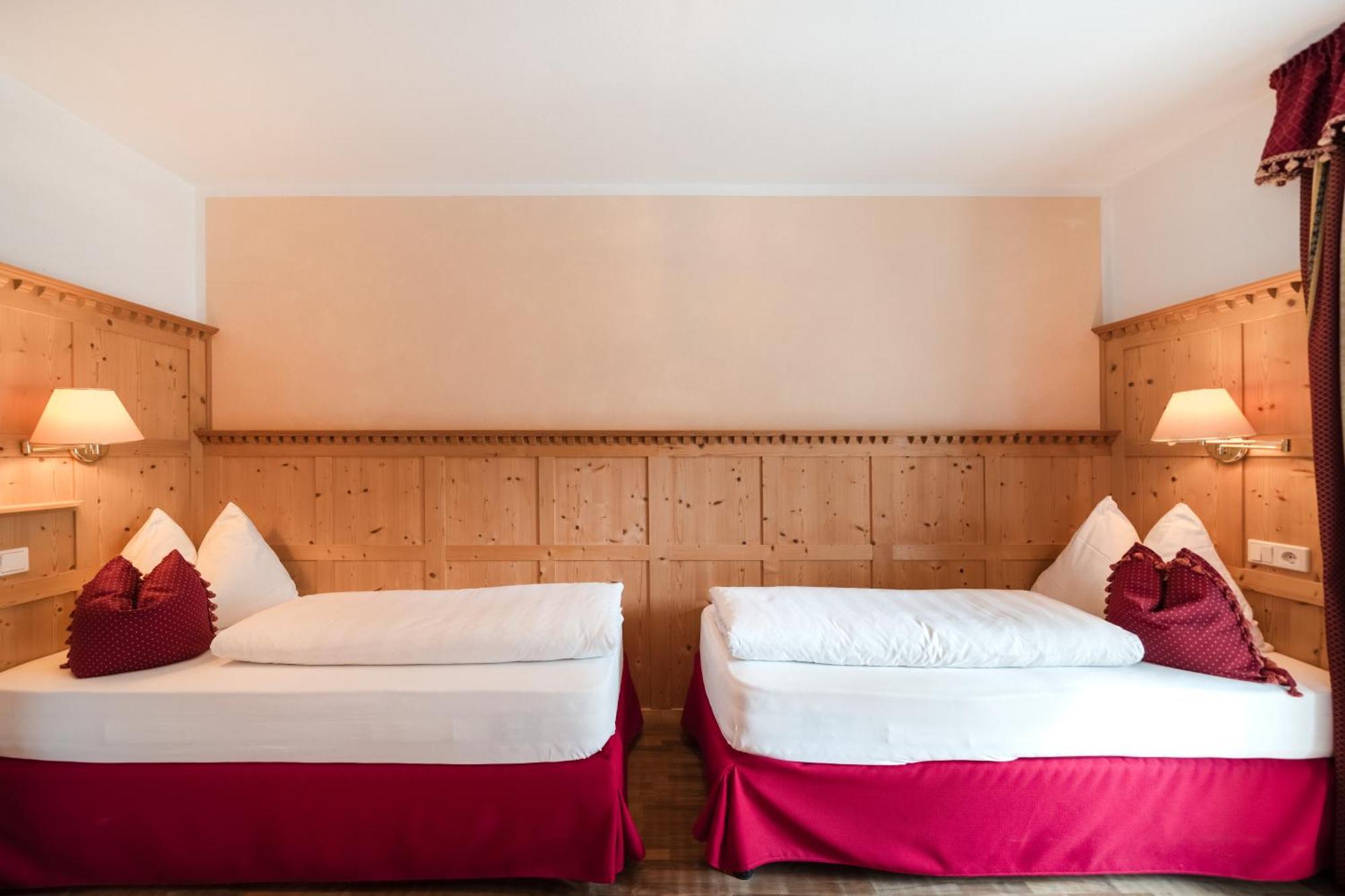 Al Plan, A Mountain Moving Hotel Сан-Виджилио-ди-Мареббе Экстерьер фото